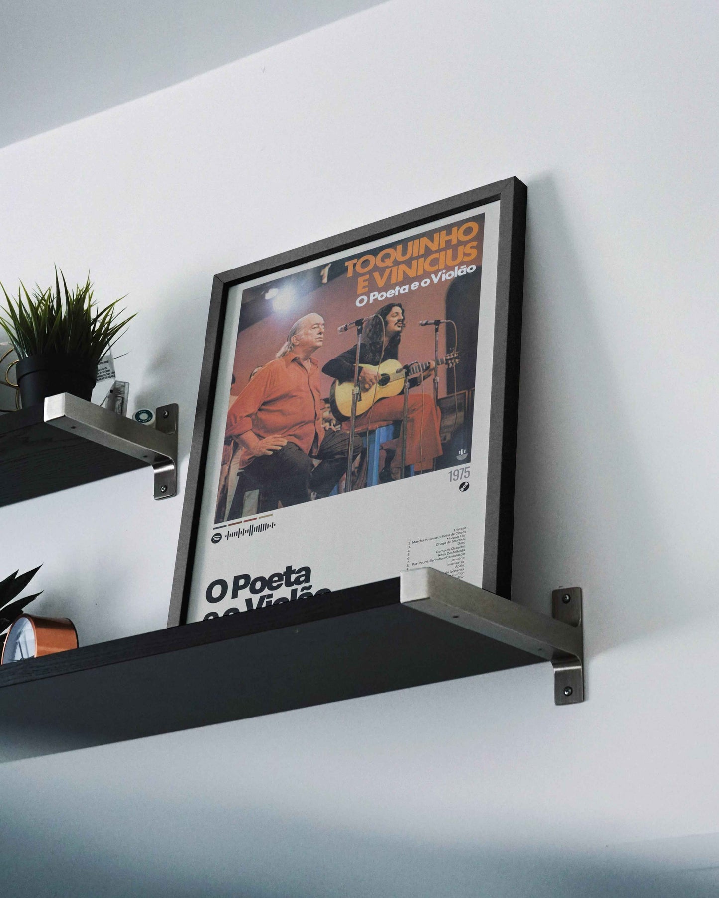 Quadro: O Poeta e o Violão (1975) por Toquinho e Vinícius de Moraes - Quadraê